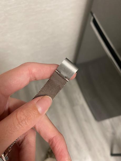 Strieborné hodinky daniel wellington,