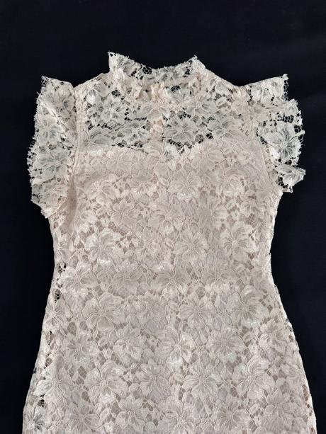 Čipkované šaty, s