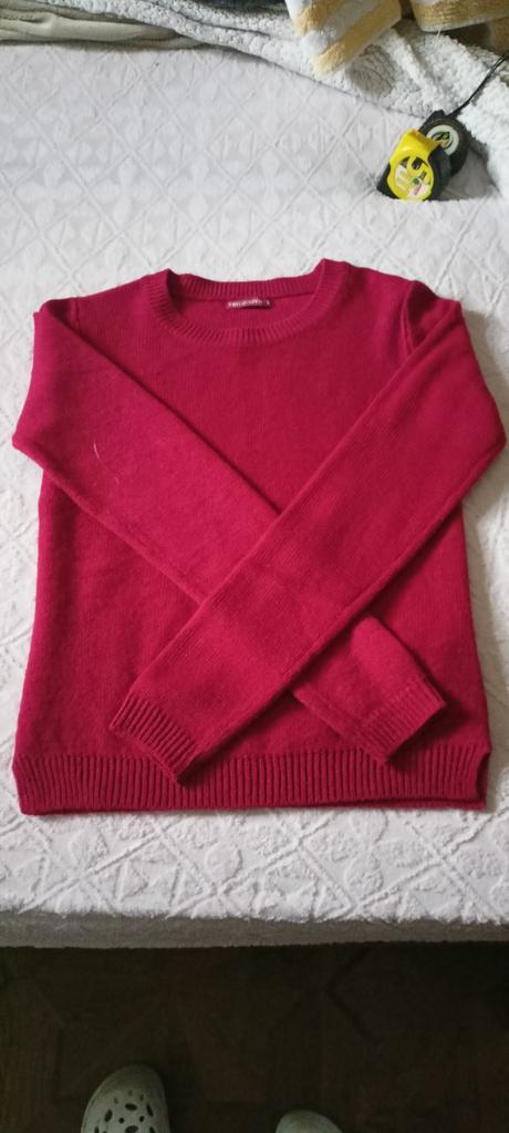 Predám dievčenské svetre, s