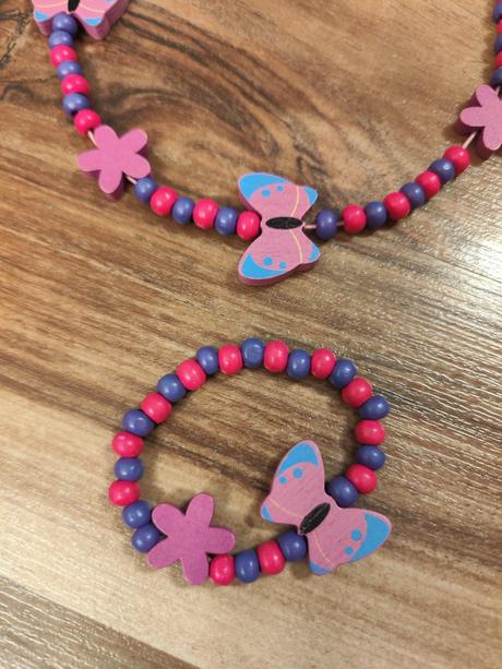 Náhrdelník a náramok,