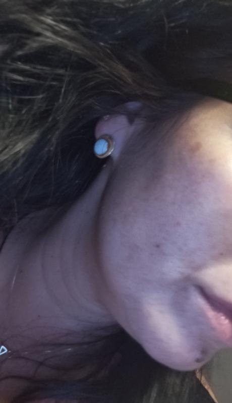 Zlaté náušnice s opalom,