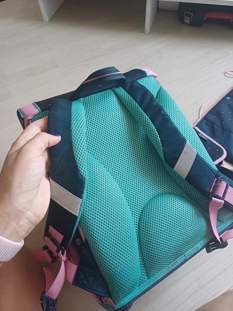 Školská aktovka + perečník + vrecúško, 