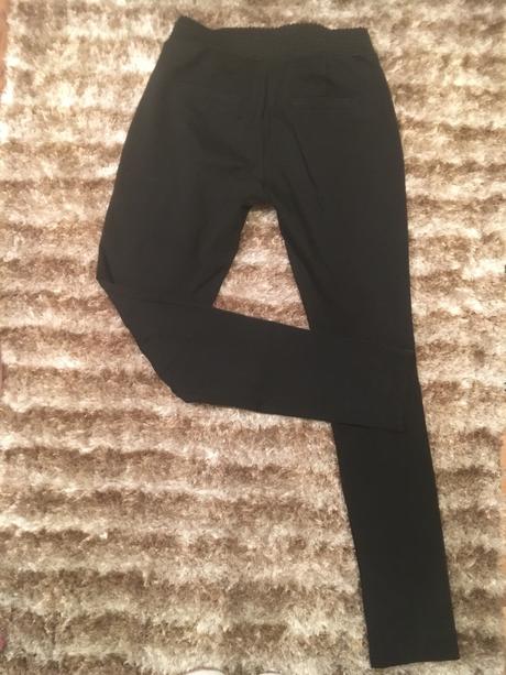 Legínové nohavice, 26