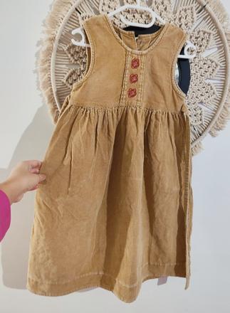 Menčestrové šatky, 122