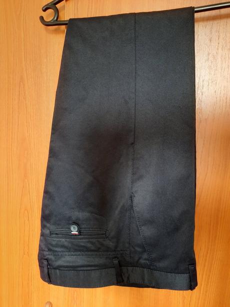 Kvalitné nohavice, 30