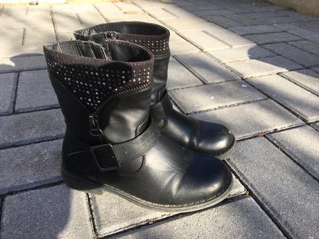 Teplučké čižmy, 32