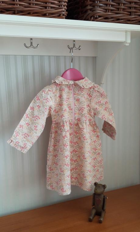 Dievčenské šatičky, 74