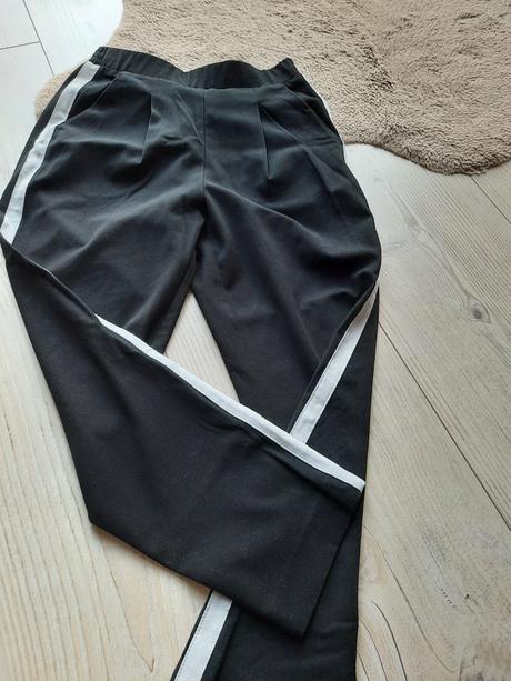 Cierne teplaky, stradivarius,xs