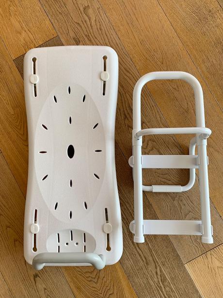 Sedacka a držadlo na vaňu 5x použité, 