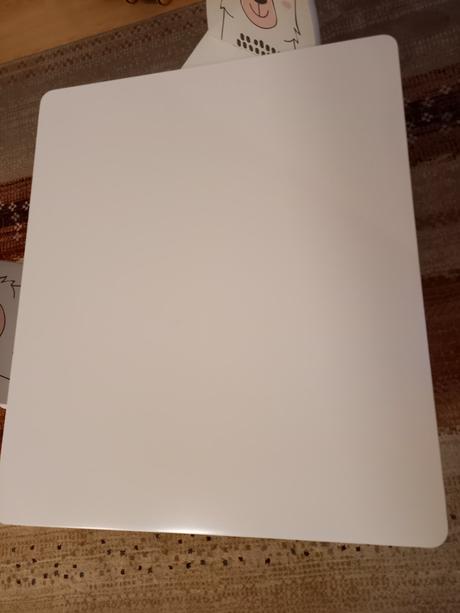 Stôl s 2 stoličkami ako nové, 