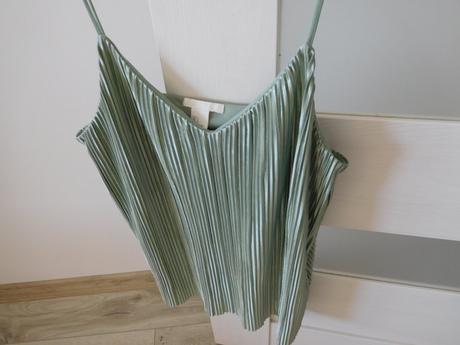 H&m  top zelenkavý pružný-s/m,, h&m,s