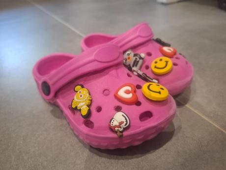 Crocsy - šľapky s postavičkani, 23