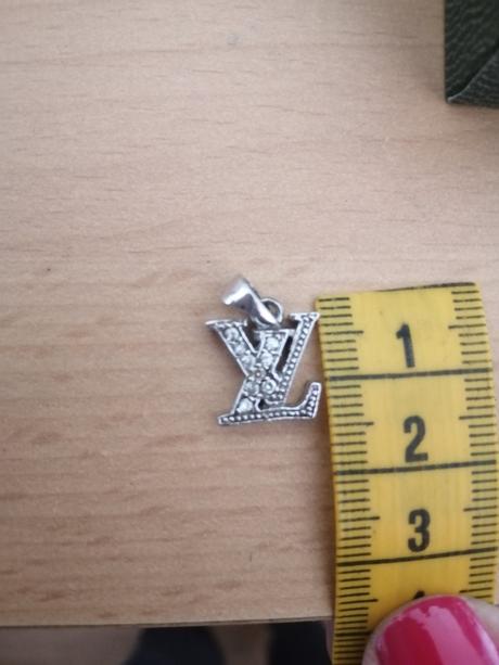 Strieborný prívesok,