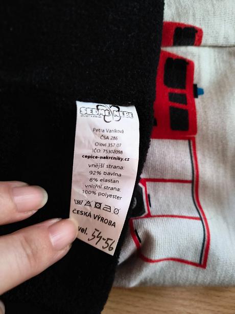 Súprava čiapka a nákrčník, 52