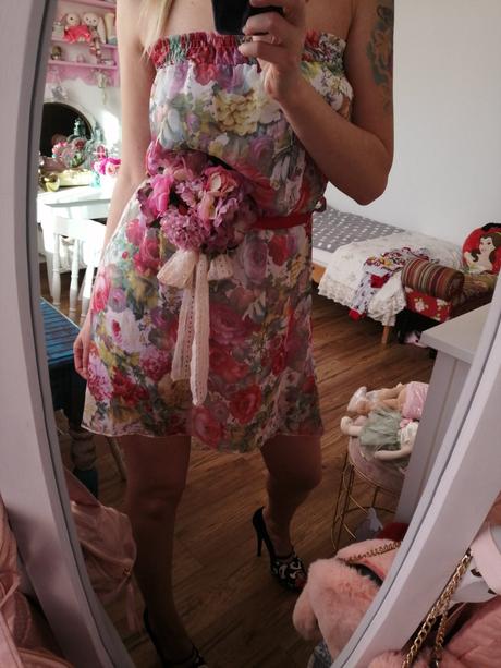 Lahké mušelinové šaty vzor kvety, s