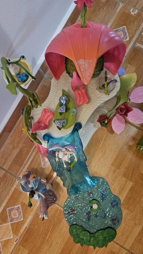 Schleich trblietavý kvetinový dom, 