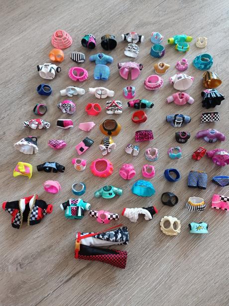 Bábika lol aj s oblečením a doplnkami, 