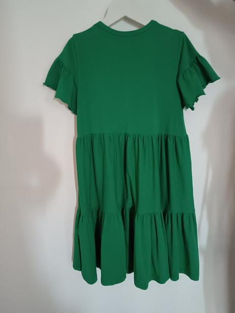 Dievčenské šaty, 134