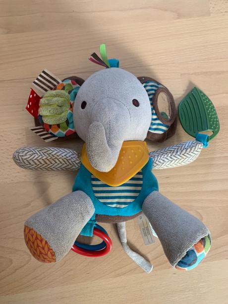 Hracka slonik skiphop, 