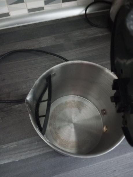 Rýchlovarná kanvica, electrolux