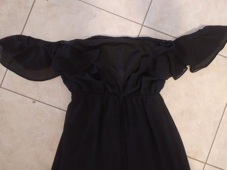 Šaty čierne dlhé s volánmi, s