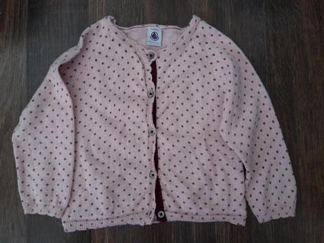 Svetrík s bordovými bodkami, 86