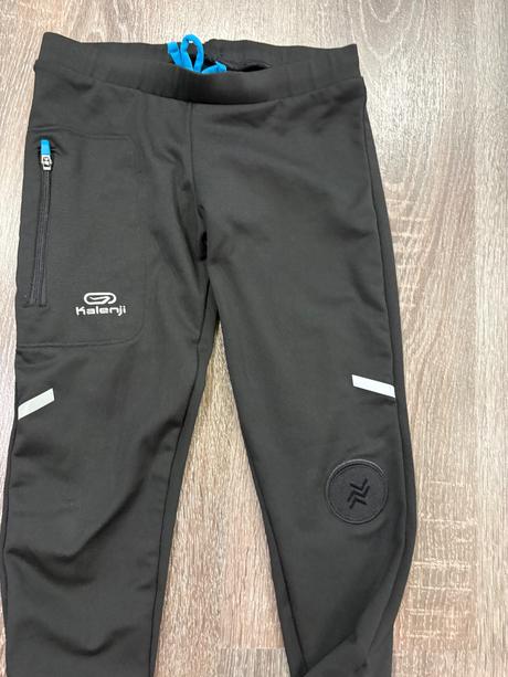 Decathlon chlapcenske sportove teplaky na 7-8 roko, decathlon,122