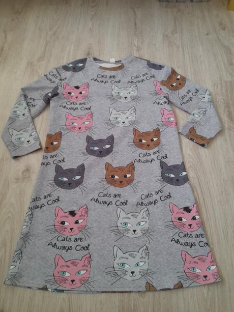 Elastické šaty, 140