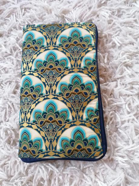 Krásna penaženka na zips, 