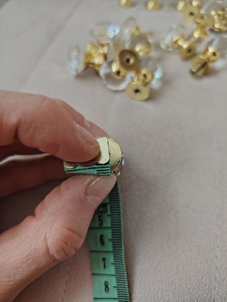 Nové elegantné úchytky na nábytok set 19 ks, 