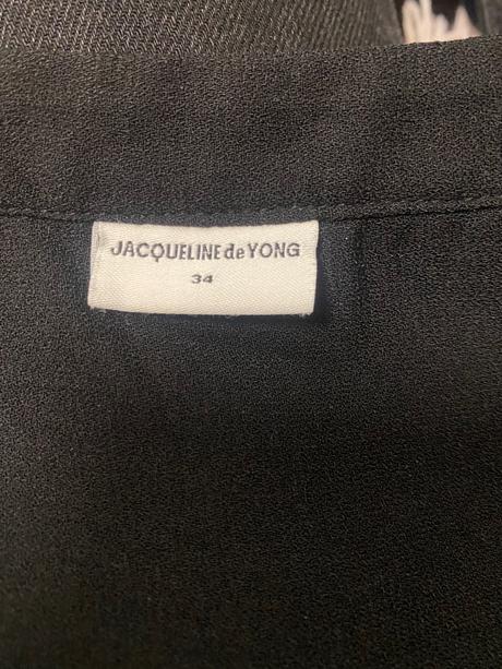 Elegantná čierna blúzka, 34