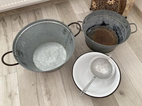 Váha na obilie, mliekarenská konva, vandle,,