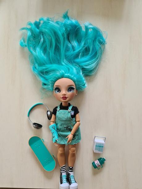 Babika rainbow high, 