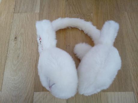 Čelenka na uška, 128