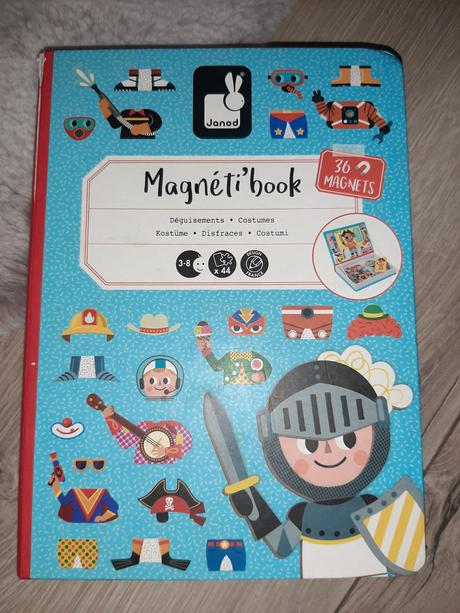 Magnetická knižka kostýmy,