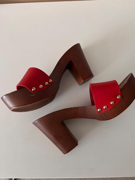 Dreváky červené, 37