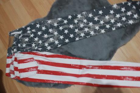 Nohavice s usa vlajkou, s