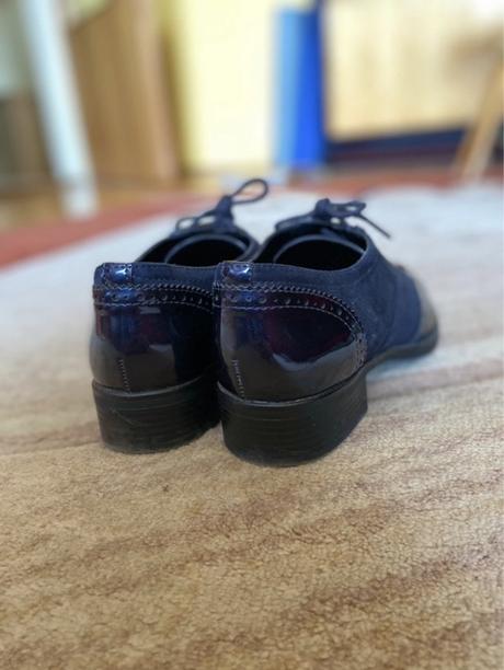 Tmavomodré mokasíny, graceland,38