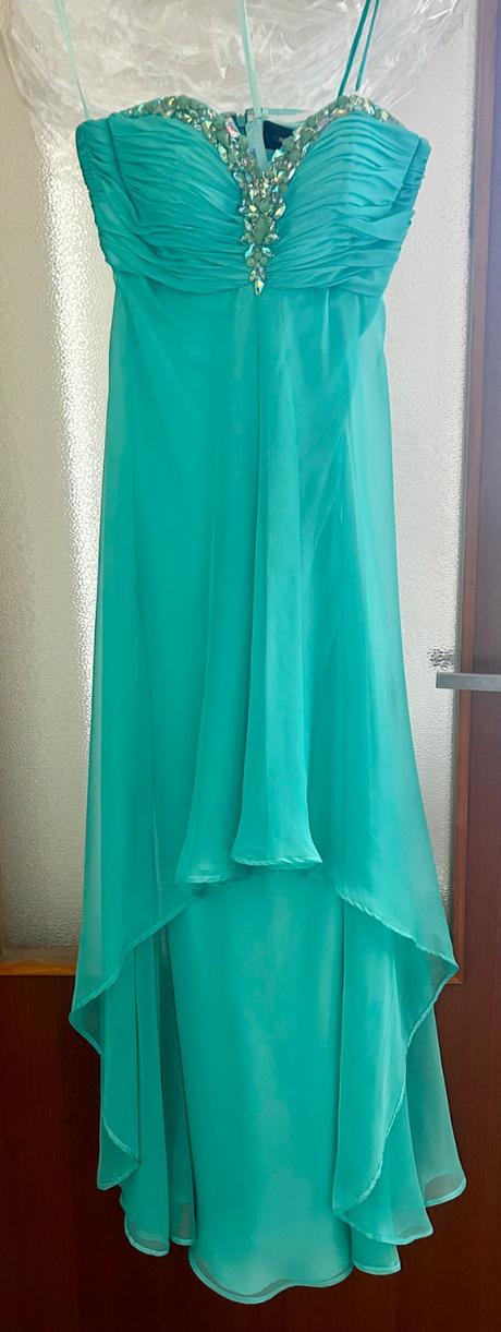 Krásne spoločenské šaty, s