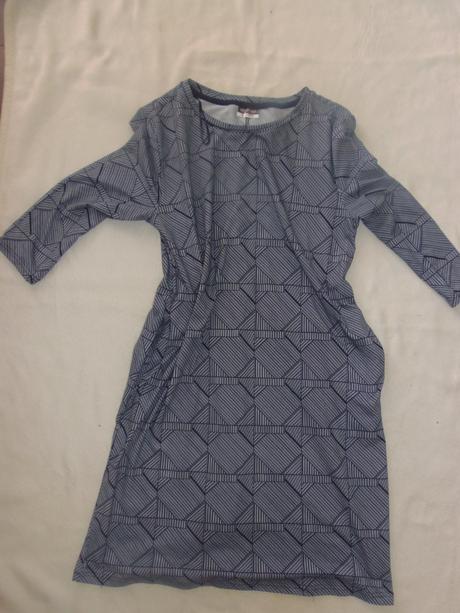 Šaty s vreckami, 38