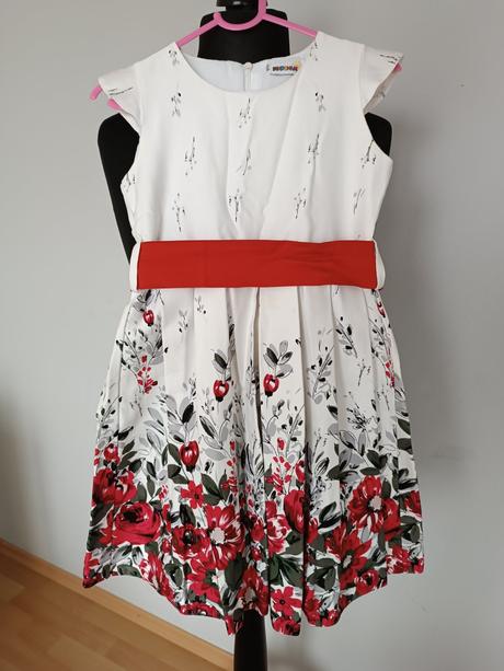 Kvetinkové šaty, 116