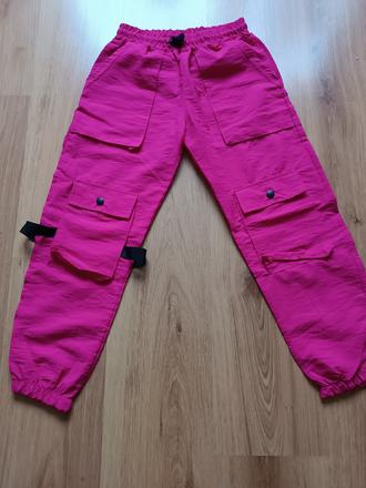 Dievčenské nohavice, 134