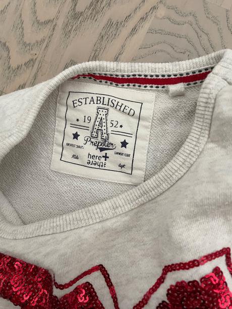 Mikina s číslom, c&a,134