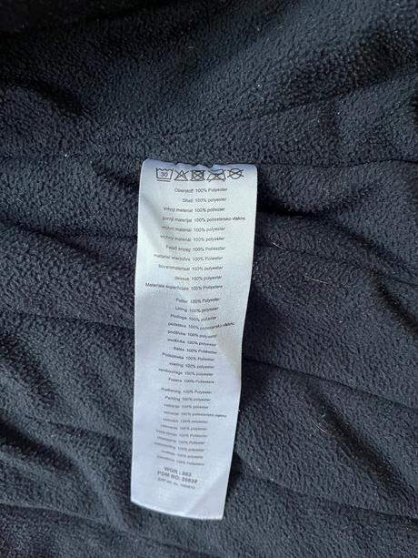 Dievcenska zimna bunda, 152