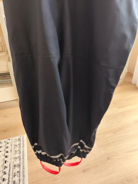 Nohavice do dažďa, 116