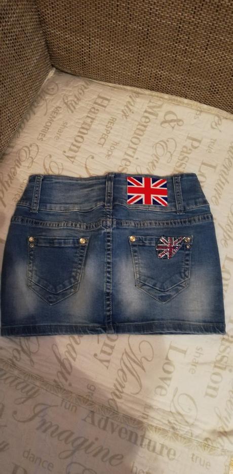 Dievčenska sukňa, 134