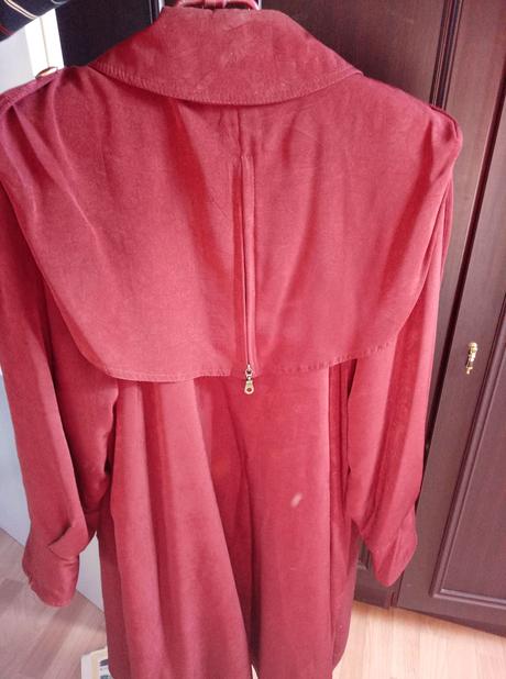 Kvalitný bordový prechodný kabát - nový, m