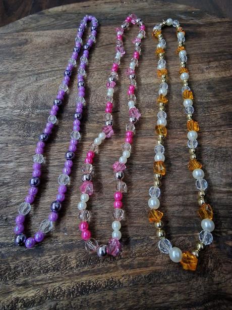 Naramky a nahedelniky na venčekovú slavnost,