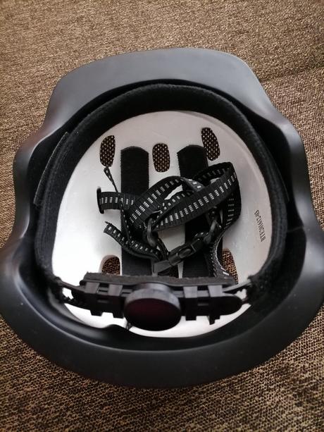 Chlapčenská prilba, s