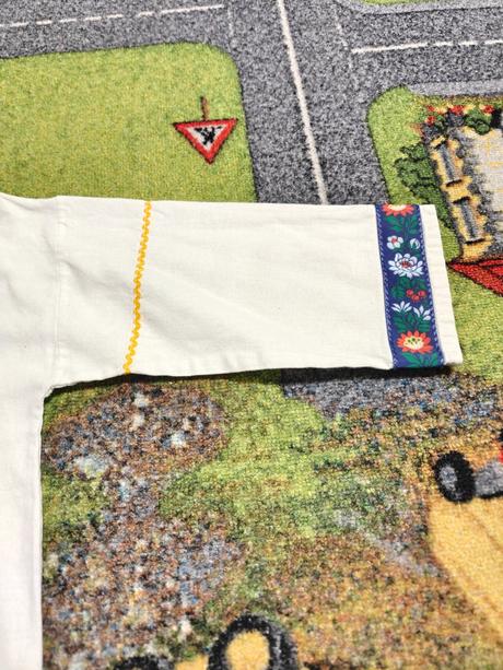 Folklórna košieľka, 116